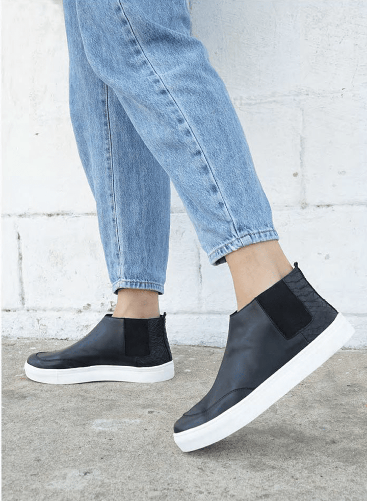 Kaanas Oviedo Pull-On Chelsea Sneaker