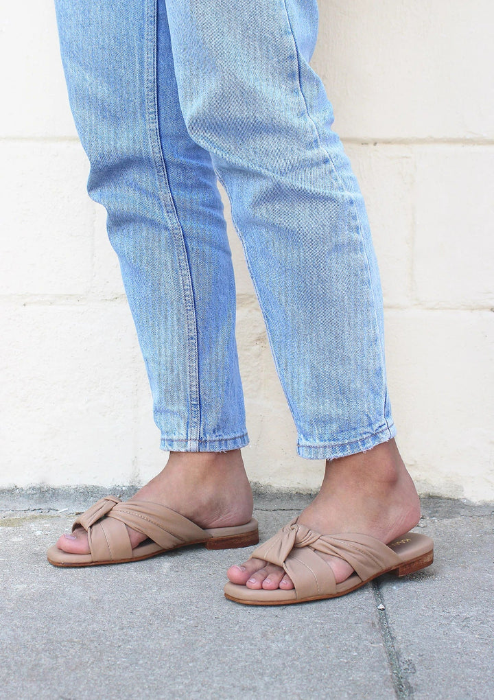 Kaanas Surabaya Knot Sandal
