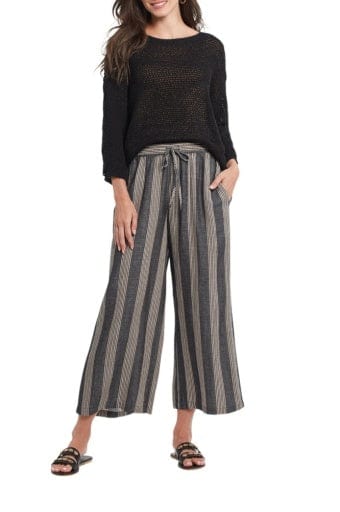 Pull tribal à manches 3/4 et col bateau avec détails à lacets