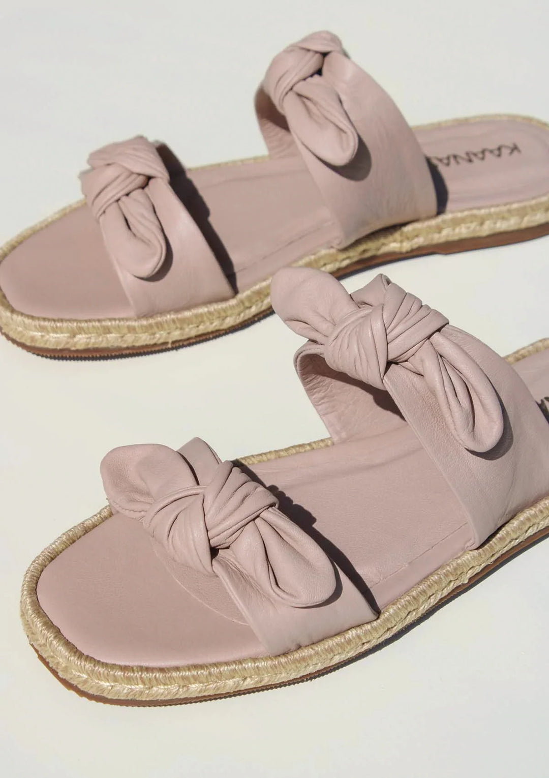 Kaanas Nilai Bow Sandal